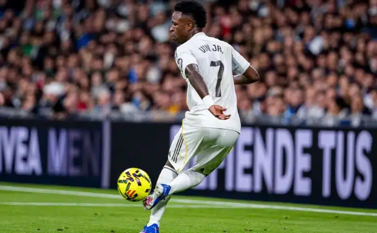 Fanit voivat hengittää – tämän vuoksi Vinicius Junior jatkaa Real Madridissa