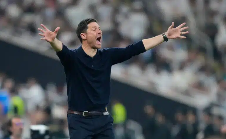 Real Madridin pelaajat pysäyttivät Xabi Alonson – nyt hän jättää työnsä