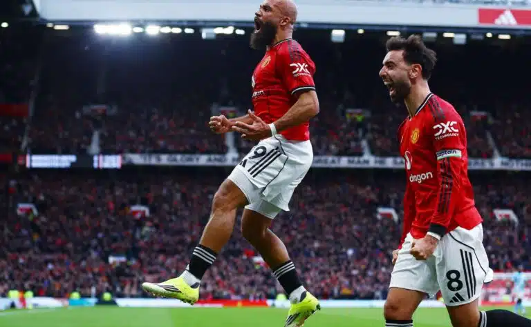 Reaktio: Antti Niemi purkaa Manchesterin derbyn – ”Nyt voi kävellä takki auki”