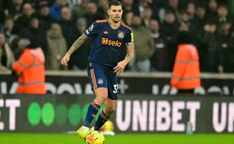 Supertähti vaarassa jäädä sivuun – vamma ennen huippuottelua