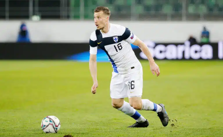 Veikkausliigassa jättimäinen kiinnitys – näin ex-Huuhkaja mullistaa joukkueen pelaamisen