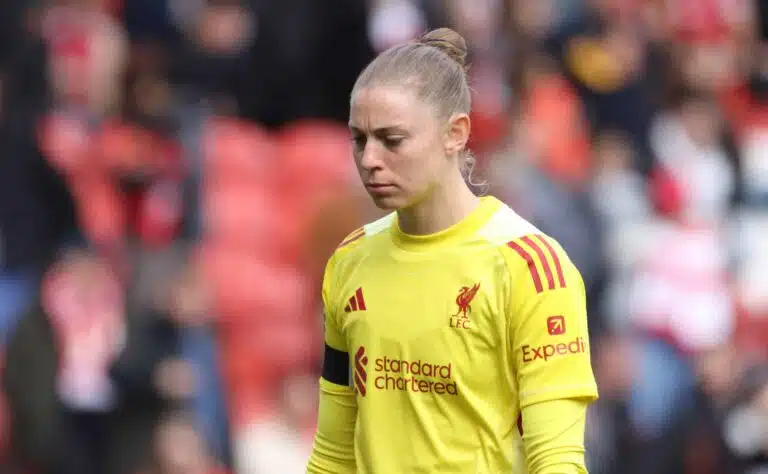 Liverpoolin maalivahti suljettiin pelikentiltä – pukukopin rajut ristiriidat paljastuivat