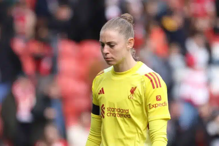Liverpoolin maalivahti suljettiin pelikentiltä – pukukopin rajut ristiriidat paljastuivat