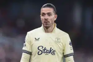 Valioliiga-tähti näki punaista – sakot ja kausi ohi