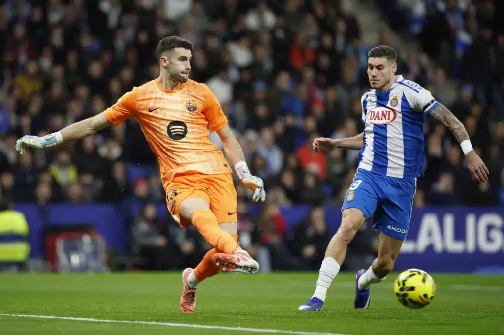 Hetki, joka ei unohdu – Joan Garcia hurmasi fanit Katalonian derbyssä