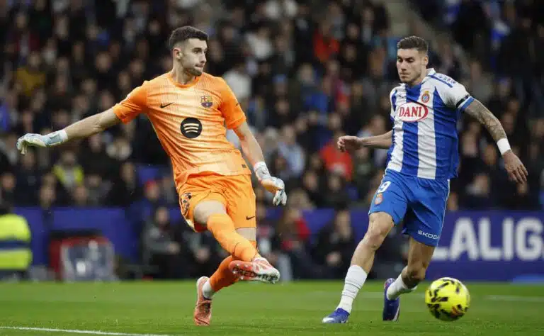 Hetki, joka ei unohdu – Joan Garcia hurmasi fanit Katalonian derbyssä