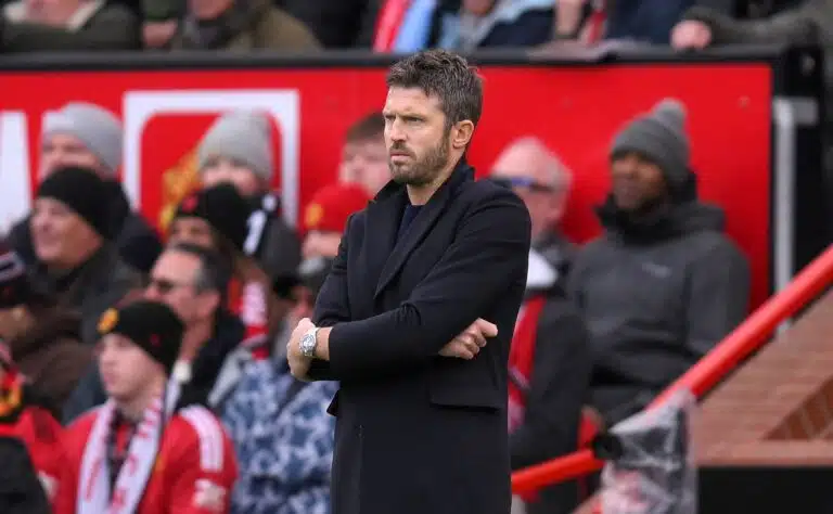 Michael Carrick pysäytti mestaruuslaulut – Unitedin euforia löi vasten kasvoja