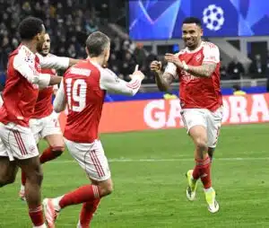 Jättipotti Arsenalille – Gary Neville repi Cityn esityksen osiin