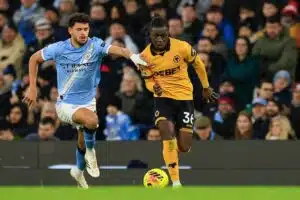 Euroopan jättiseurat jonossa – 18-vuotias Valioliiga-lupaus nostattaa kierroksia