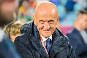 Lukitsi itsensä huoneeseen 36 tunniksi – näin MM-finaalin tuomari teki mahdottomasta normaalin