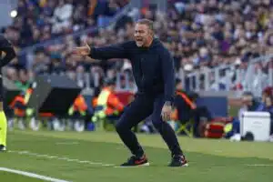 Hansi Flick räjähti pukukopissa – Barcelona sai nöyryytyksen, joka voi muuttaa koko kevään