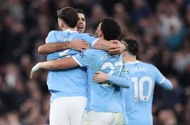 Cityn juhlat Anfieldilla ylittivät rajan – teko, joka muutti mestaruustaistelun sävyn