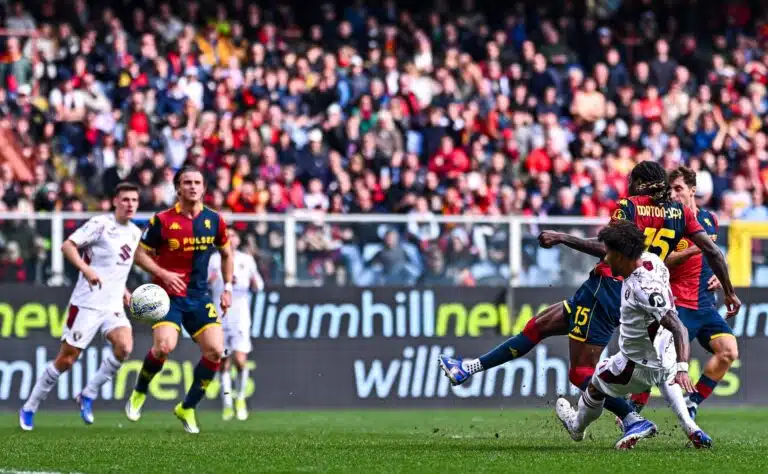 Italialaiskannattajat tekivät skandaalimaisen tempun – raju protesti tallentui kameroihin