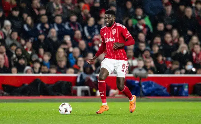 Manchester United tarkastelee keskikenttämahtia – tämä voi kaataa korttitalon