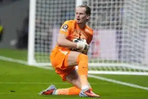 Reaktio: Antti Niemi ihmettelee Tottenhamin veskaripäätöstä – ”Joku oli hänet kentälle laittanut”