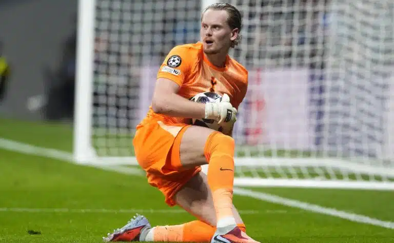 Reaktio: Antti Niemi ihmettelee Tottenhamin veskaripäätöstä – ”Joku oli hänet kentälle laittanut”