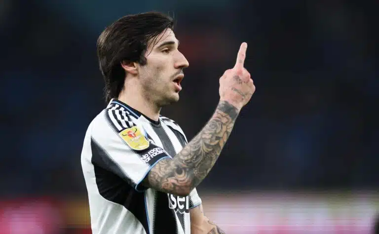 Valioliigan jättiseurat jäivät sivuun – tähtipelaaja teki valintansa