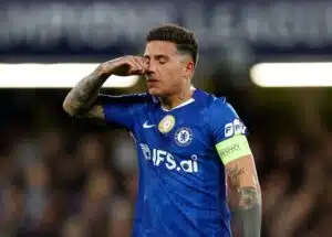 Supertähti vihjasi siirrosta – Lontoossa kuohuu yli äyräiden