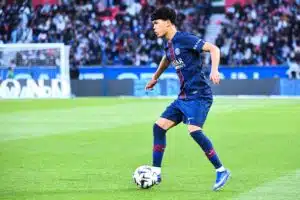 Kolme minuuttia riitti – Barcelonasta lähtenyt jättilupaus katoaa kuvasta