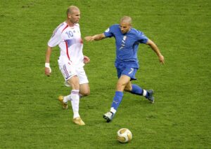 Hetki, joka pysäytti kaiken – tuore maailmanmestari jätti juhlat kesken