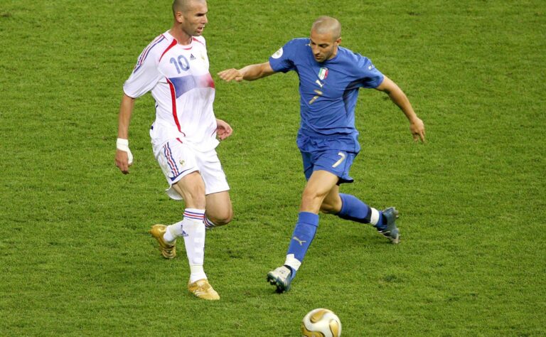 Hetki, joka pysäytti kaiken – tuore maailmanmestari jätti juhlat kesken