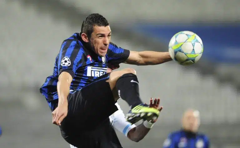 Brassitähti työnnettiin ulos – vuosi myöhemmin kohtalo iski takaisin Mestarien liigan finaalissa