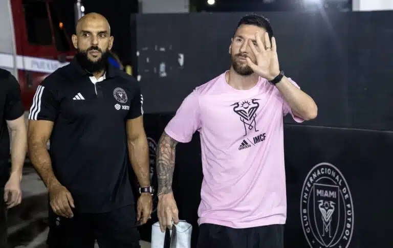 Lionel Messi kuunteli kaikessa hiljaisuudessa Ed Sheerania – kiusallinen totuus paljastui minuuttien päästä