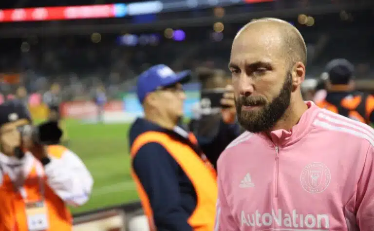 ”Sinua ei kohdella enää ihmisenä” – Gonzalo Higuaínin sanat pysäyttävät