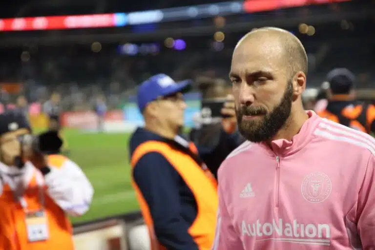 ”Sinua ei kohdella enää ihmisenä” – Gonzalo Higuaínin sanat pysäyttävät