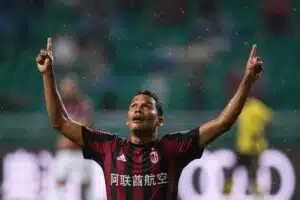 Entinen AC Milan -tähti muisteli köyhimpiä vuosiaan – yksi ihminen piti kaiken kasassa