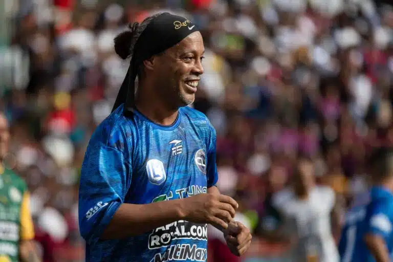 Ronaldinho allekirjoitti sopimuksen italialaisseuran kanssa – totuus selvisi nopeasti