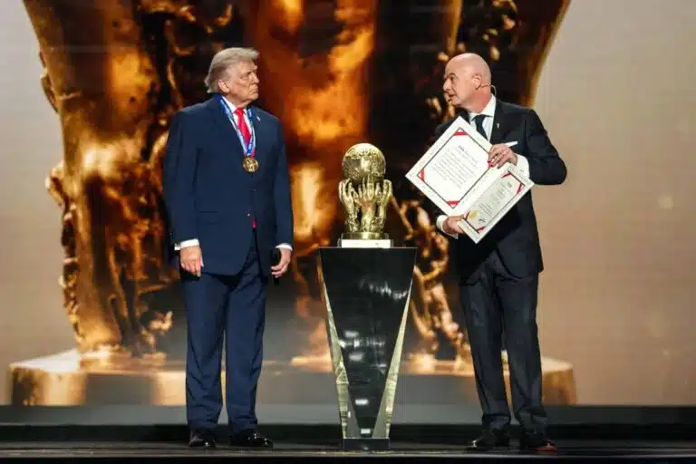 MM-skandaali paisuu – FIFA-pomosta vaaditaan tutkintaa