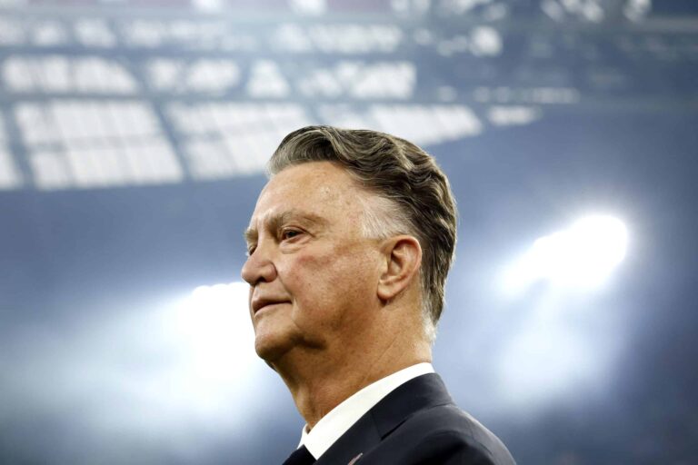Paul Scholes väittää: Louis van Gaal teki siirtopäätöksen FIFA-pelin perusteella