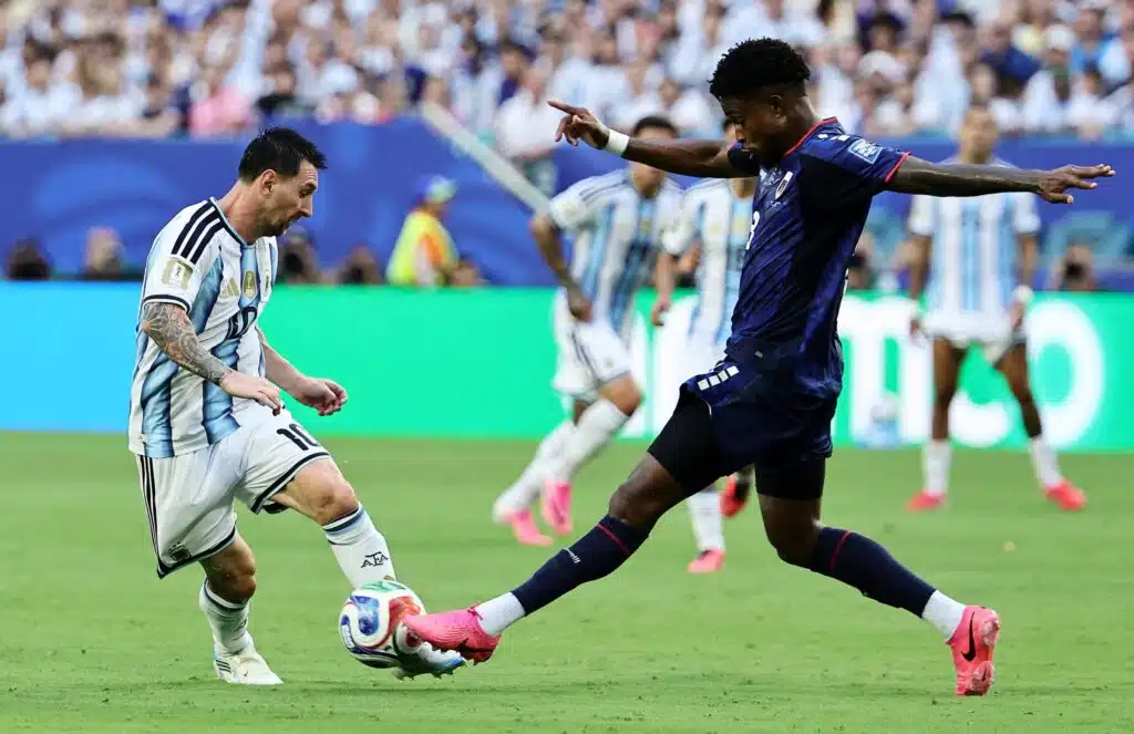 Lionel Messi teki eleen MM-ottelun jälkeen – kohuttu tilanne herätti jälleen huomiota
