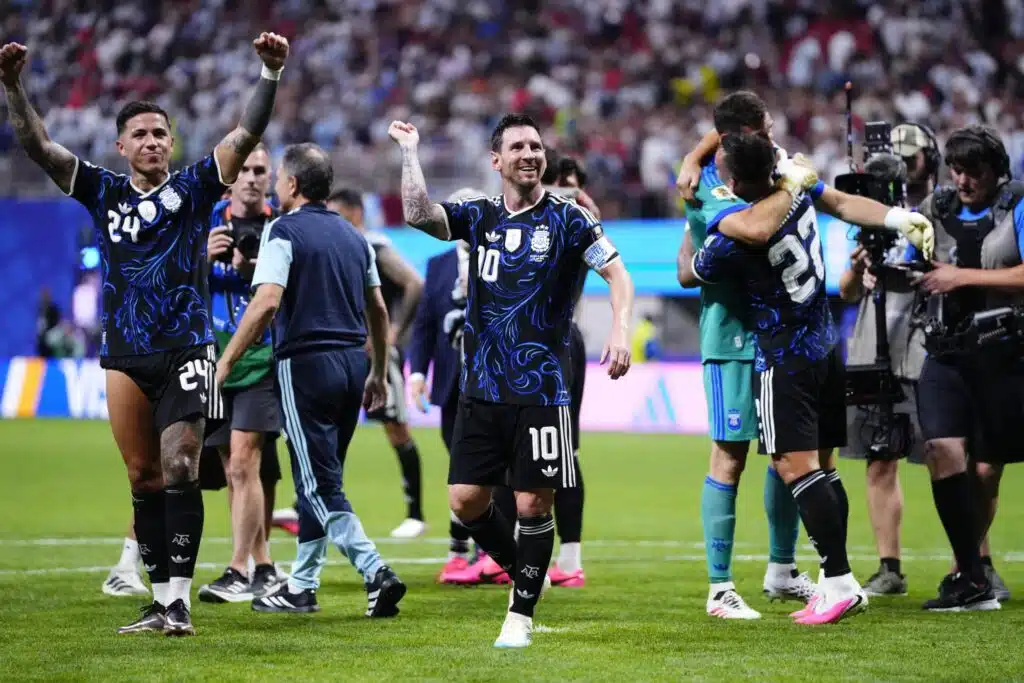 ”Heillä on ystäviä” – Italian legenda laukoi rajun väitteen Argentiinasta