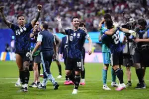 ”Heillä on ystäviä” – Italian legenda laukoi rajun väitteen Argentiinasta