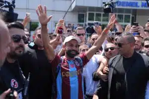 Mohamed Salah syrjäyttää Victor Osimhenin – Turkin uusi palkkakuningas kuittaa poskettoman summan