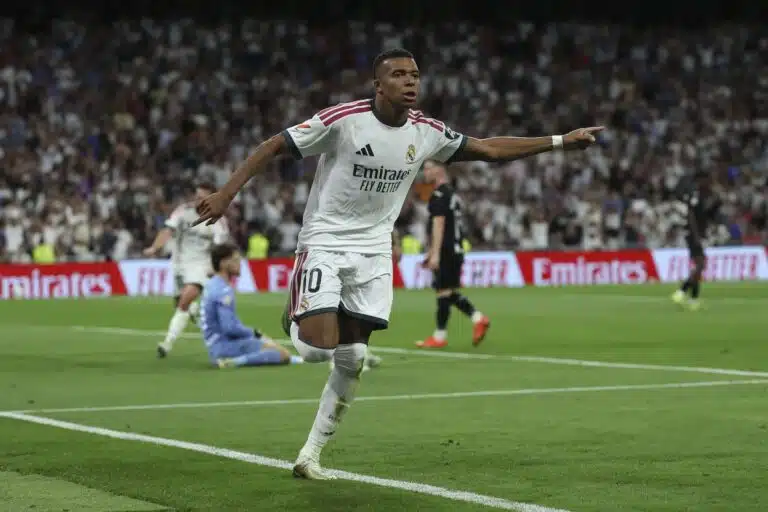 Kylian Mbappe Real Madridin paidassa syksyllä 2026