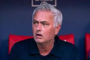 ”Tuhosi Euroopan parhaan joukkueen” – José Mourinho menetti malttinsa kollegansa vaimolle